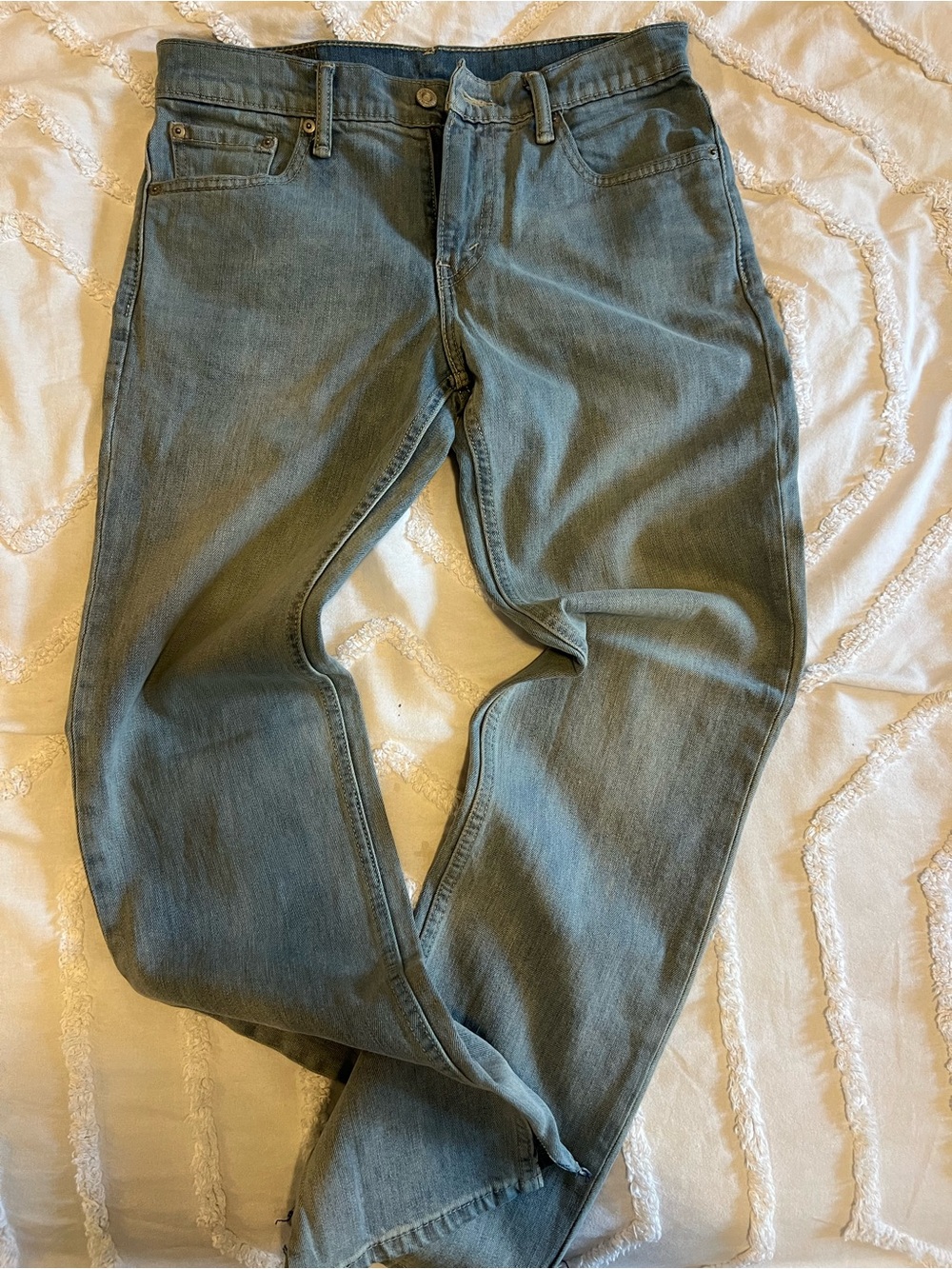 Levi's Slim Straight Jeans in Faded Blue Medium light wash -Blue …. Bottoms cut